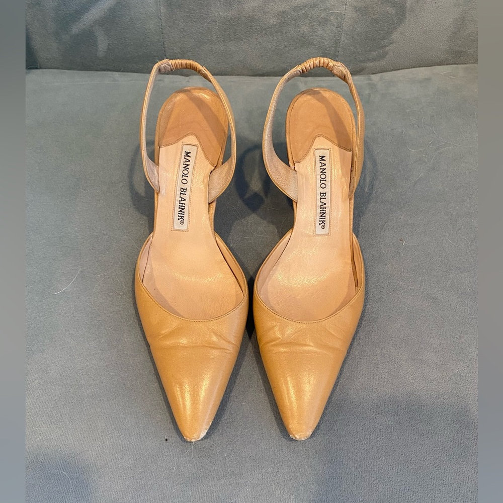Manolo Blahnik Carolyne tan heels 36